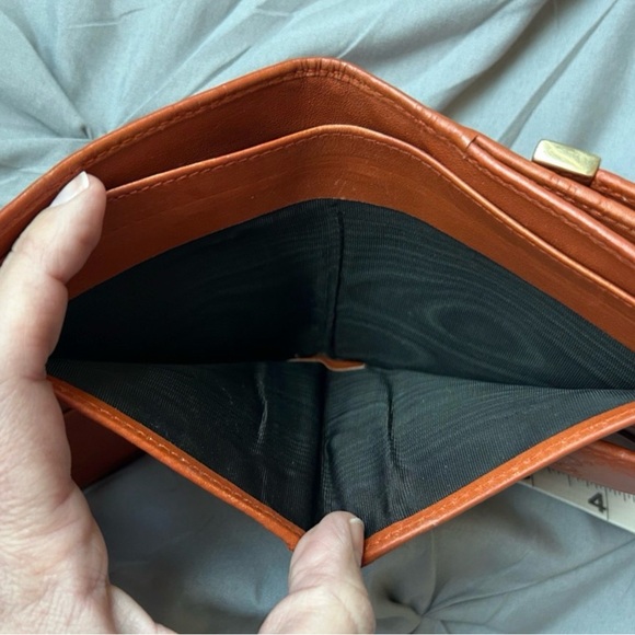 Gucci Orange Guccisima W Hook Wallet - Picture 4 of 8